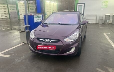 Hyundai Solaris II рестайлинг, 2012 год, 800 000 рублей, 8 фотография