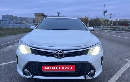 Toyota Camry, 2016 год, 2 250 000 рублей, 5 фотография