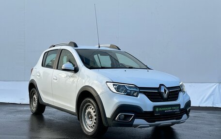 Renault Sandero II рестайлинг, 2020 год, 925 000 рублей, 3 фотография