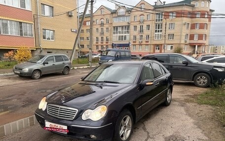 Mercedes-Benz C-Класс, 2004 год, 650 000 рублей, 1 фотография