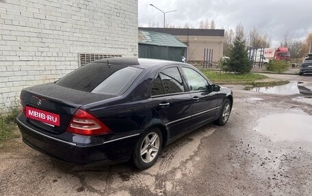 Mercedes-Benz C-Класс, 2004 год, 650 000 рублей, 4 фотография