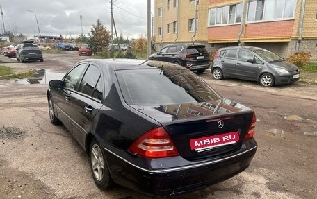 Mercedes-Benz C-Класс, 2004 год, 650 000 рублей, 8 фотография