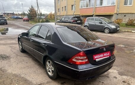 Mercedes-Benz C-Класс, 2004 год, 650 000 рублей, 6 фотография