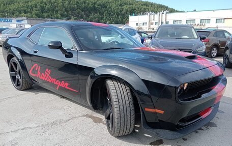 Dodge Challenger III рестайлинг 2, 2021 год, 4 900 000 рублей, 6 фотография