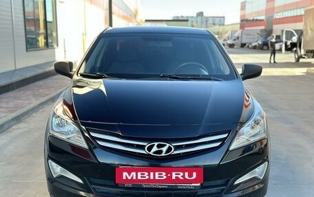 Hyundai Solaris II рестайлинг, 2015 год, 857 000 рублей, 2 фотография