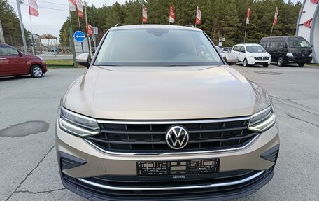 Volkswagen Tiguan II, 2021 год, 2 624 995 рублей, 2 фотография