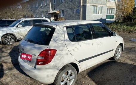 Skoda Fabia II, 2013 год, 800 000 рублей, 3 фотография