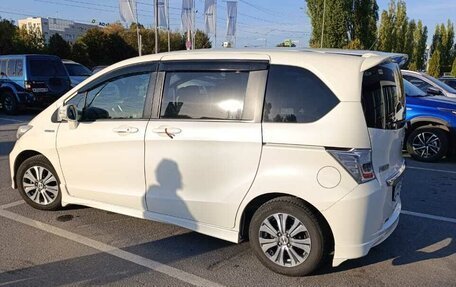 Honda Freed I, 2012 год, 1 300 000 рублей, 14 фотография