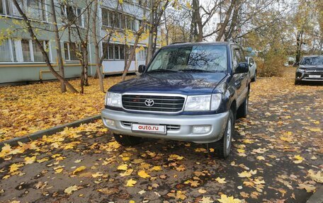 Toyota Land Cruiser 100 рестайлинг 2, 1999 год, 1 820 000 рублей, 2 фотография