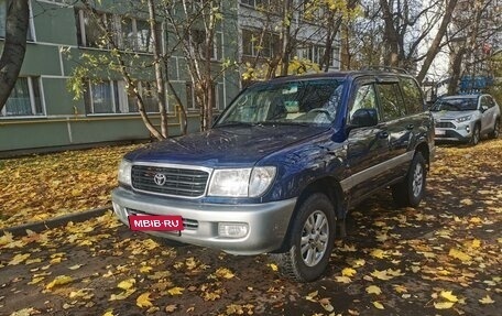 Toyota Land Cruiser 100 рестайлинг 2, 1999 год, 1 820 000 рублей, 3 фотография