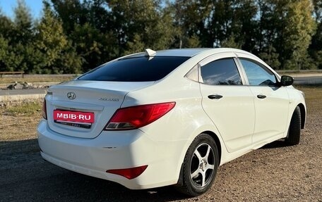 Hyundai Solaris II рестайлинг, 2014 год, 922 500 рублей, 2 фотография