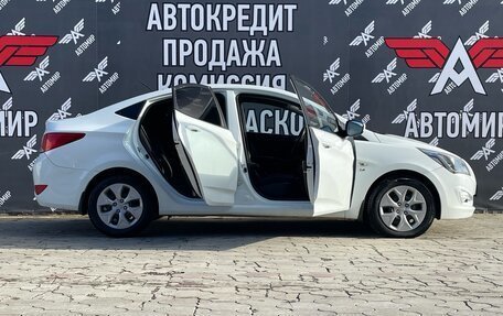 Hyundai Solaris II рестайлинг, 2015 год, 1 080 000 рублей, 18 фотография