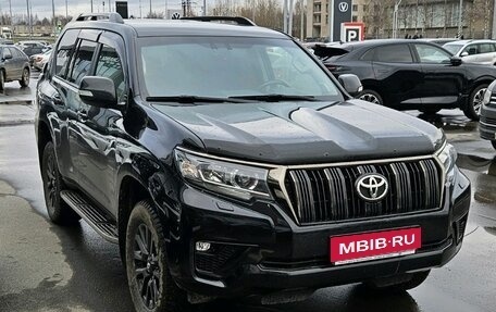 Toyota Land Cruiser Prado 150 рестайлинг 2, 2020 год, 6 700 000 рублей, 3 фотография