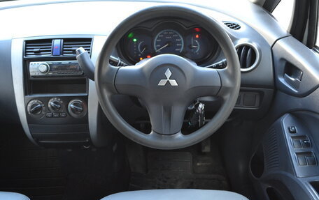 Mitsubishi Colt VI рестайлинг, 2003 год, 450 000 рублей, 11 фотография