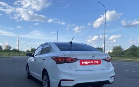 Hyundai Solaris II рестайлинг, 2017 год, 1 370 000 рублей, 5 фотография