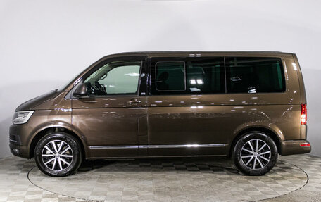 Volkswagen Multivan T6 рестайлинг, 2018 год, 5 200 000 рублей, 8 фотография