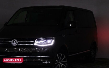 Volkswagen Multivan T6 рестайлинг, 2018 год, 5 200 000 рублей, 25 фотография