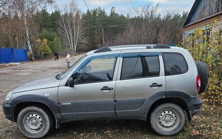 Chevrolet Niva I рестайлинг, 2011 год, 525 525 рублей, 3 фотография