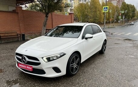 Mercedes-Benz A-Класс, 2019 год, 2 850 000 рублей, 1 фотография