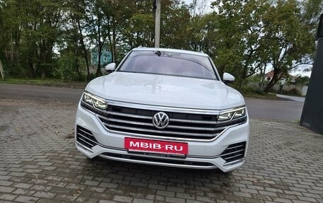 Volkswagen Touareg III, 2019 год, 5 800 000 рублей, 2 фотография