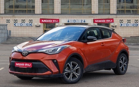 Toyota C-HR I рестайлинг, 2019 год, 2 950 000 рублей, 1 фотография