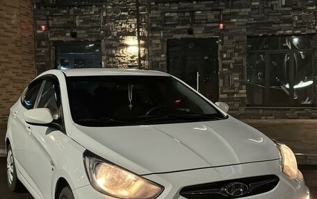 Hyundai Solaris II рестайлинг, 2013 год, 1 055 000 рублей, 2 фотография