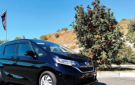 Honda Freed II, 2017 год, 1 825 000 рублей, 1 фотография