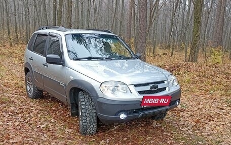 Chevrolet Niva I рестайлинг, 2015 год, 750 000 рублей, 3 фотография