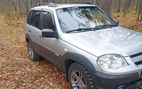 Chevrolet Niva I рестайлинг, 2015 год, 750 000 рублей, 14 фотография