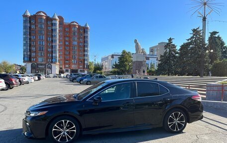 Toyota Camry, 2018 год, 999 999 рублей, 4 фотография