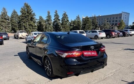 Toyota Camry, 2018 год, 999 999 рублей, 15 фотография