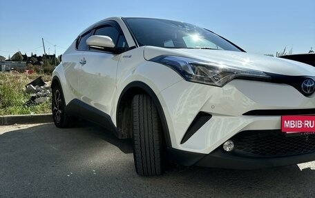 Toyota C-HR I рестайлинг, 2018 год, 2 470 000 рублей, 2 фотография