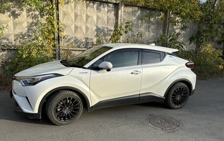 Toyota C-HR I рестайлинг, 2018 год, 2 470 000 рублей, 22 фотография