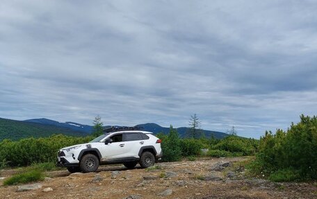 Toyota RAV4, 2019 год, 4 000 000 рублей, 6 фотография