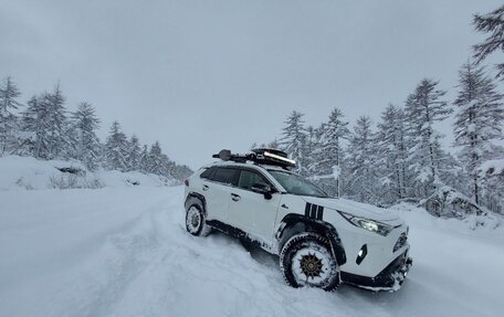 Toyota RAV4, 2019 год, 4 000 000 рублей, 5 фотография