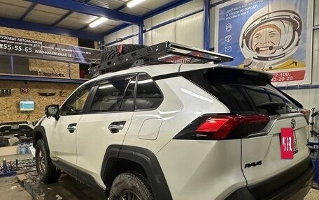 Toyota RAV4, 2019 год, 4 000 000 рублей, 20 фотография