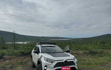 Toyota RAV4, 2019 год, 4 000 000 рублей, 14 фотография