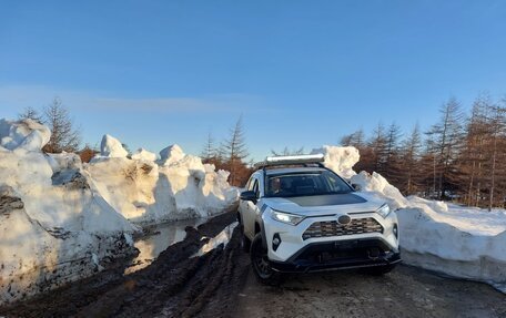 Toyota RAV4, 2019 год, 4 000 000 рублей, 28 фотография