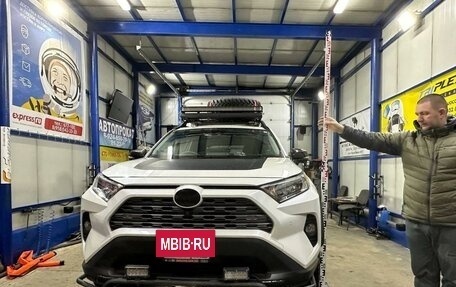 Toyota RAV4, 2019 год, 4 000 000 рублей, 25 фотография