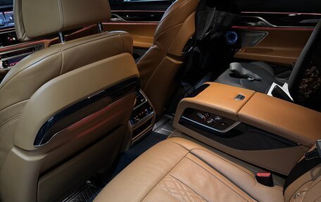 BMW 7 серия, 2019 год, 6 090 000 рублей, 12 фотография