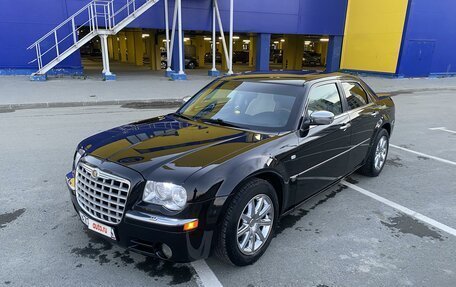 Chrysler 300C II, 2005 год, 1 430 000 рублей, 7 фотография