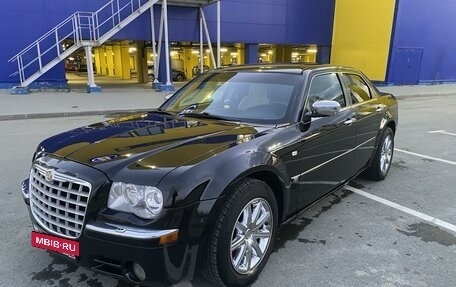 Chrysler 300C II, 2005 год, 1 430 000 рублей, 32 фотография