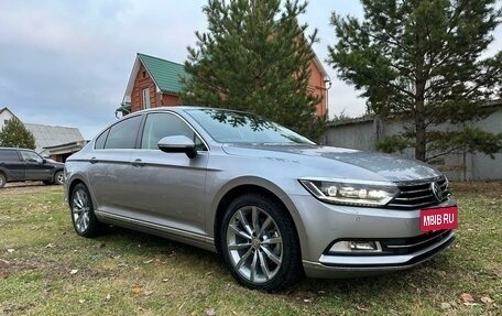 Volkswagen Passat B8 рестайлинг, 2017 год, 2 097 000 рублей, 2 фотография