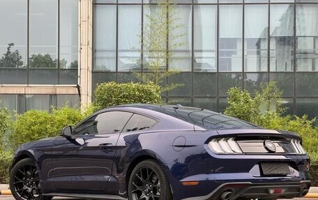 Ford Mustang VI рестайлинг, 2021 год, 2 500 000 рублей, 3 фотография