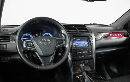 Toyota Camry, 2016 год, 1 900 000 рублей, 25 фотография