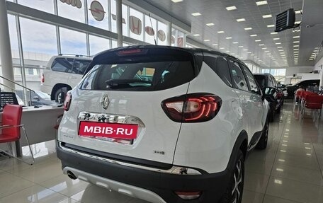 Renault Kaptur I рестайлинг, 2018 год, 1 840 000 рублей, 10 фотография