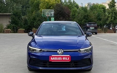 Volkswagen Golf VIII, 2021 год, 2 090 000 рублей, 2 фотография