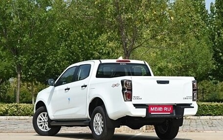 Isuzu D-Max, 2024 год, 3 750 000 рублей, 3 фотография