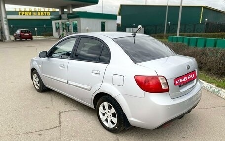 KIA Rio II, 2011 год, 725 000 рублей, 3 фотография