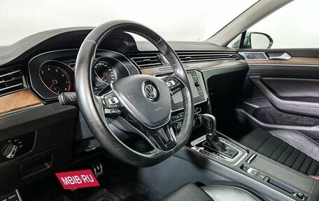 Volkswagen Passat B8 рестайлинг, 2018 год, 3 378 000 рублей, 13 фотография